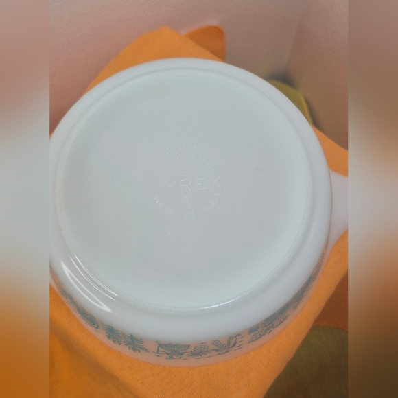 Vintage Pyrex Amish Butterprint #472 1 1/2 Pt Casserole Dish - Picture 6 of 11